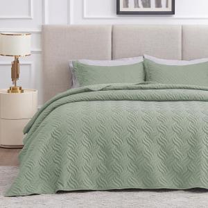 Love’s cabin Quilts for Queen Bed Olive Green Bedspreads – Soft Bed Summer Lightweight Bedspread Comforter – Modern Style Coin Pattern Coverlet for All Season – 3 Pieces (1 Quilt, 2 Pillow Shams)(Wave Pattern Sage)